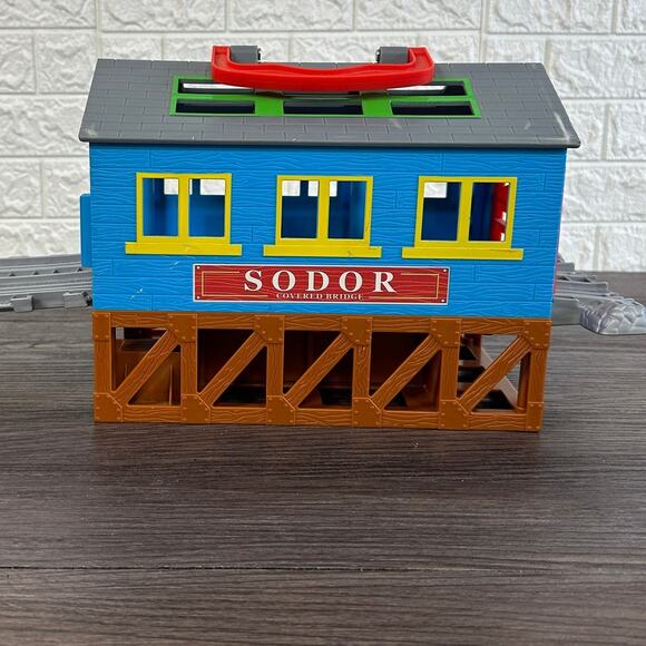 Thomas & Friends Take Along Sodor Covered Bridge2007 Gullane Starting Gate Track - Picture 4 of 7